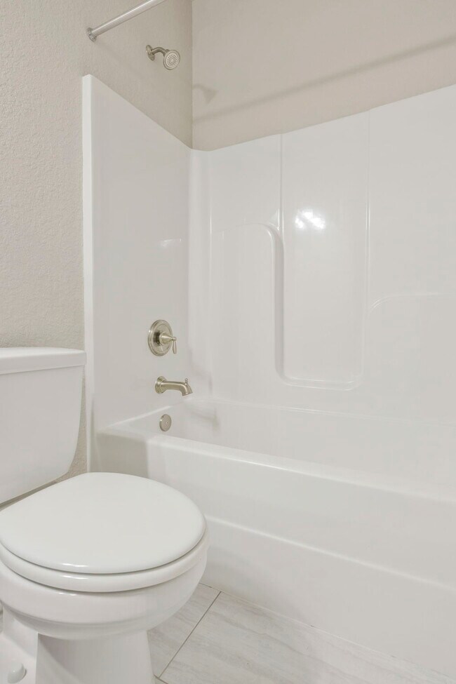 Building Photo - 5402 Parkside Dr
