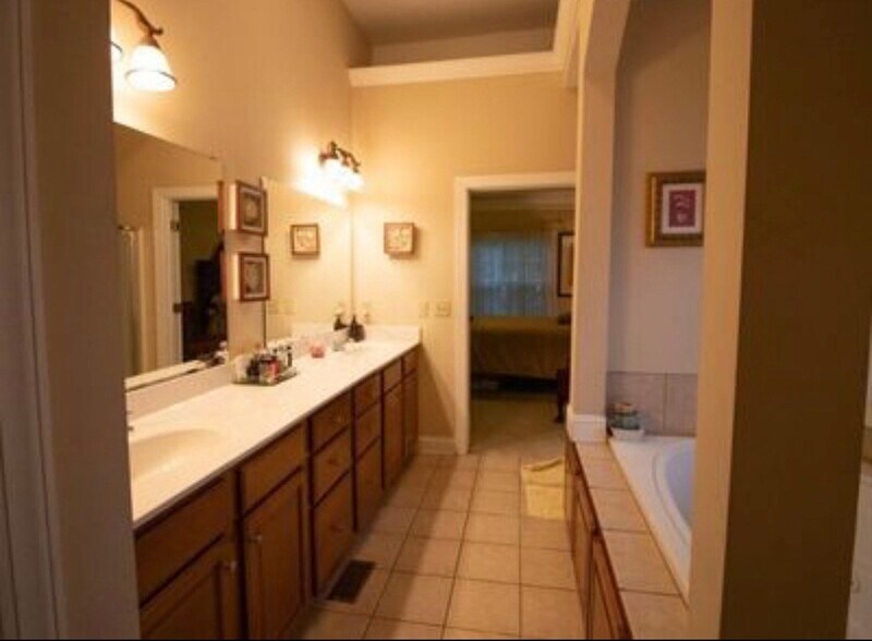 Building Photo - 812 Westin Ct
