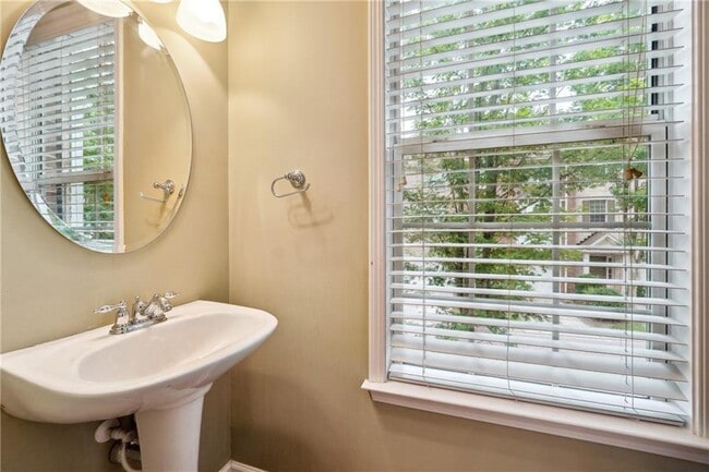 Building Photo - 5240 Wellsley Bend