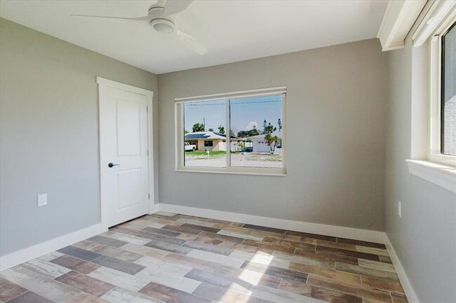 Building Photo - 411 87th Ave