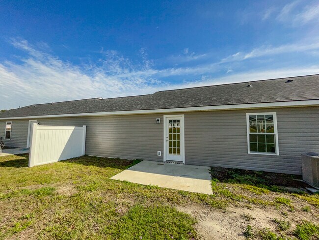 Building Photo - 202 Evans Ter