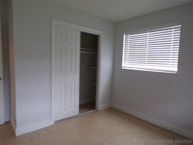 Building Photo - 1505 N 57th Terrace