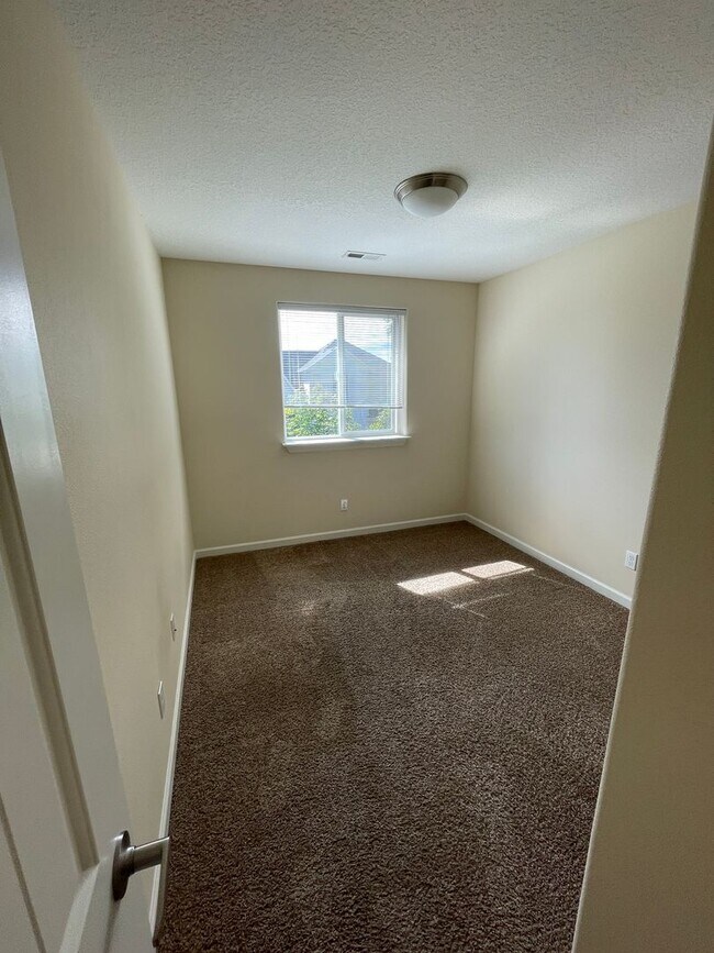 Building Photo - 419