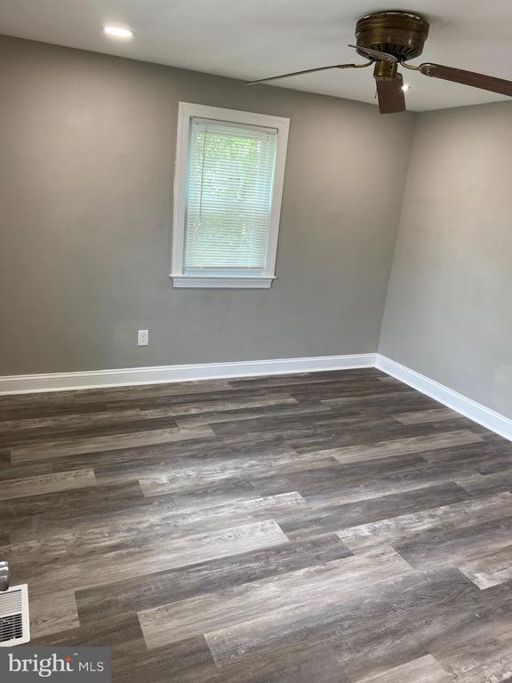 Building Photo - 404 Abbott Rd