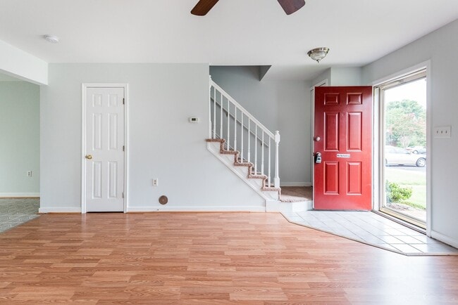 Building Photo - 2209 High Bush Cir