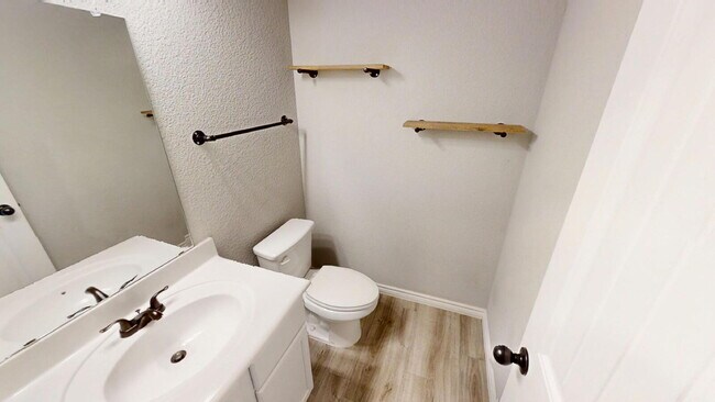 Building Photo - 904 Clanton Cove