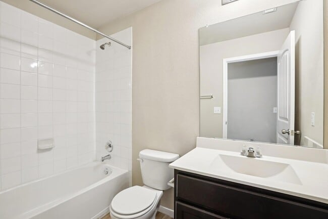 Building Photo - 13205 Henneman Dr