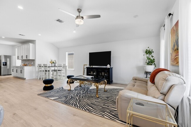 Building Photo - 31714 Melkridge Rd