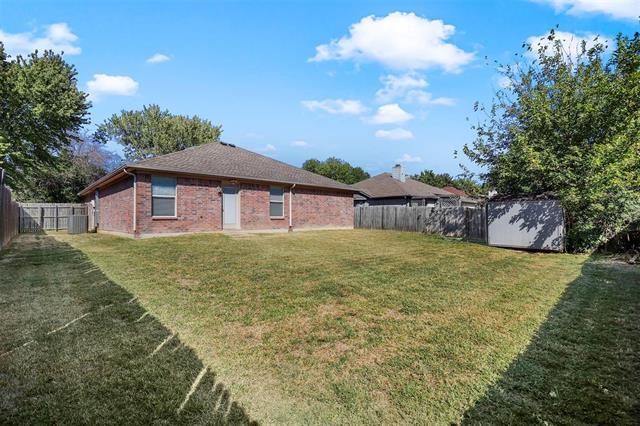 Building Photo - 2804 Monthaven Dr