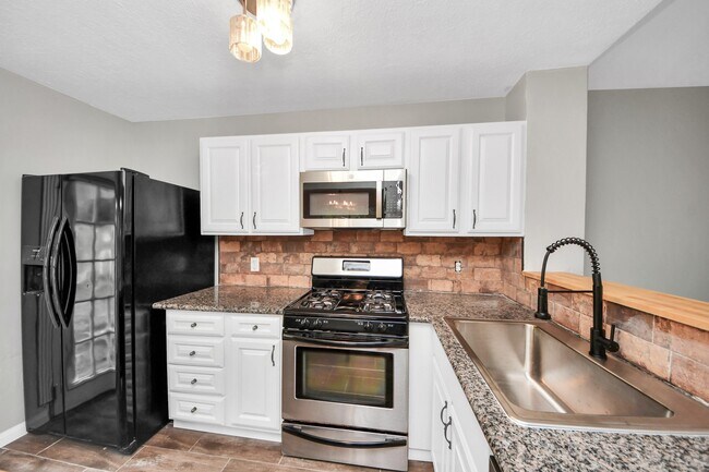 Building Photo - 22303 Acorn Chase Dr