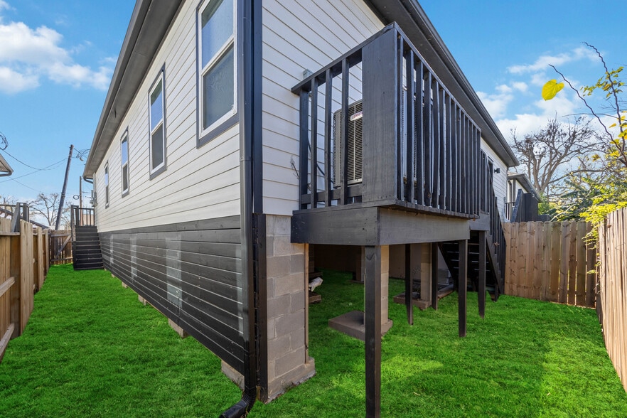 Building Photo - 3825 Easy St