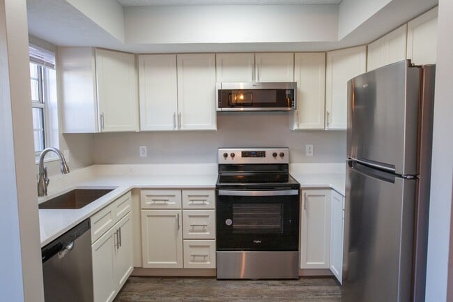 Building Photo - 7778 Deercrest Ct