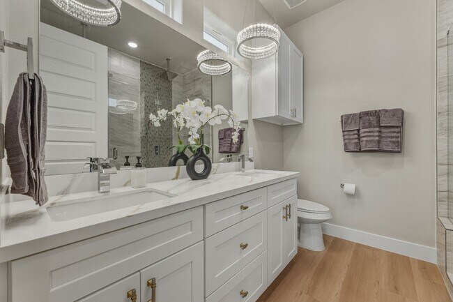 Building Photo - 4231 Elmwood St