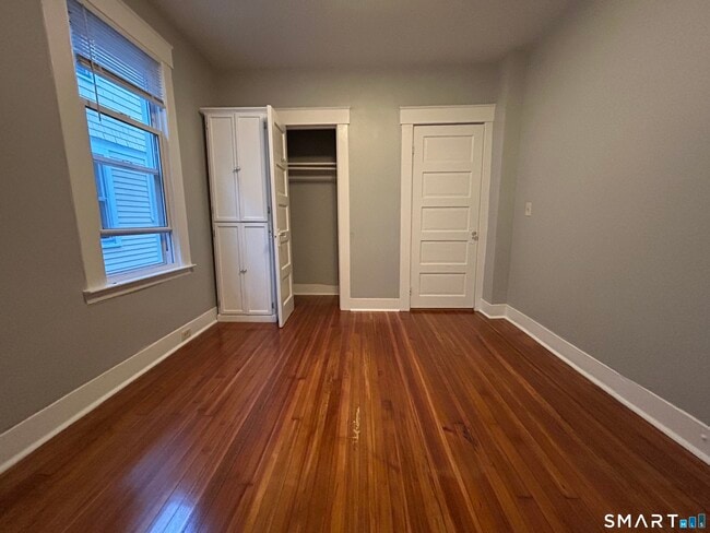Building Photo - 37 Pardee Pl