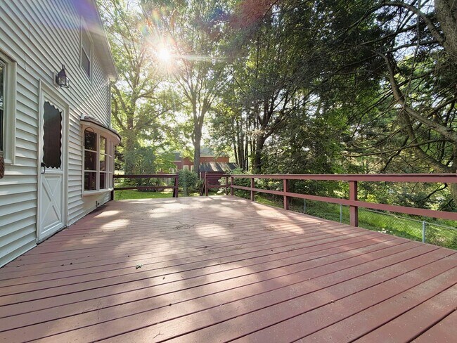 Building Photo - Beautiful 3-Bedroom Single-Family Home for Rent in Dalton, MA