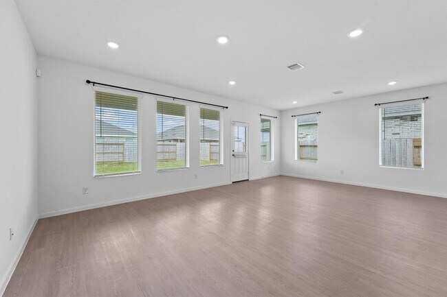 Building Photo - 10606 Crimson Trce