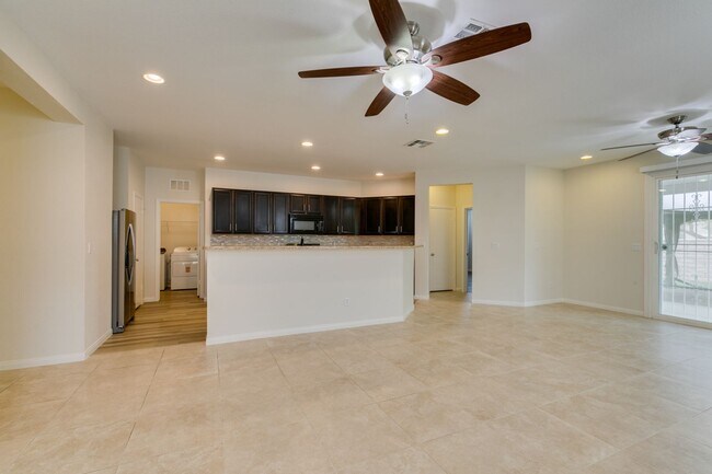 Building Photo - 3- Bedroom, 2- Bathroom home in Mountain's...