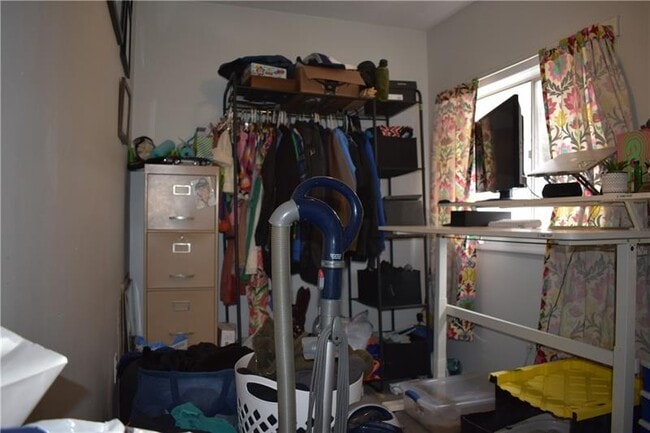 Building Photo - 111 Dewey St