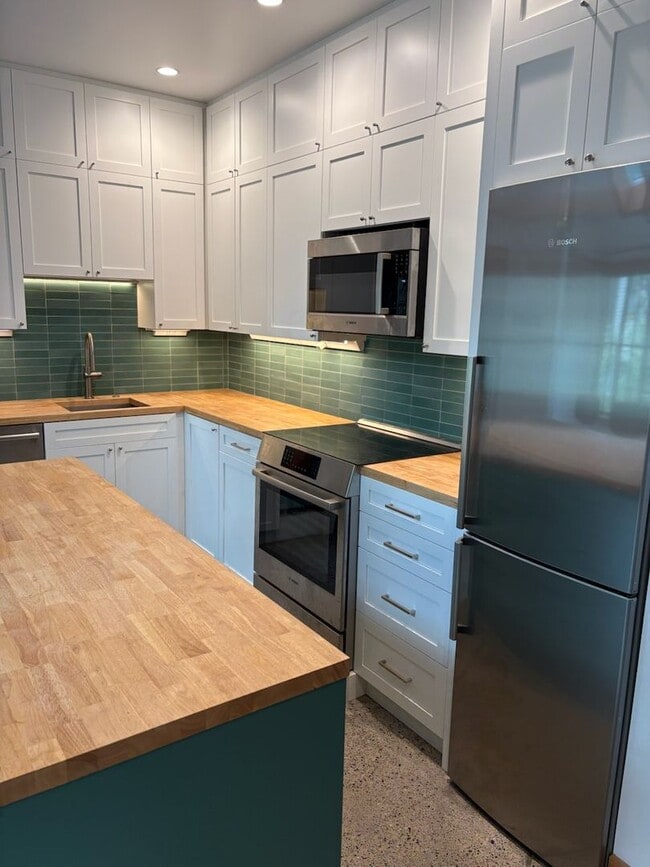 Building Photo - Downtown Bozeman Apartment for Rent!