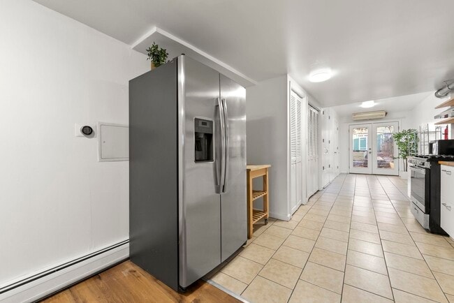 Building Photo - 40 Van Reypen St