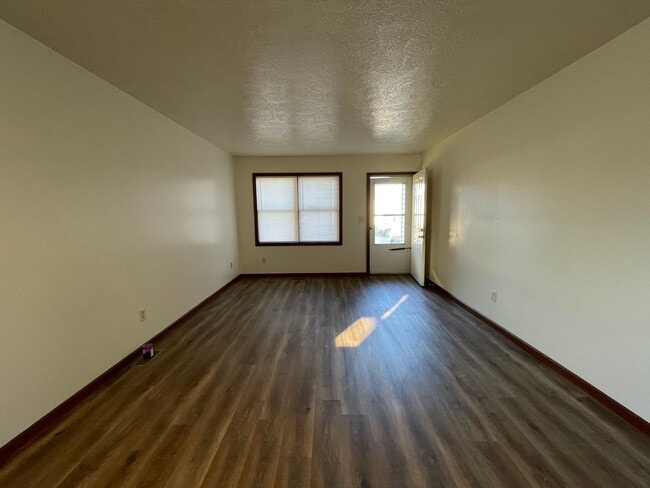 Building Photo - Nice 2 Bedroom Home Near Prairie View Elementary School