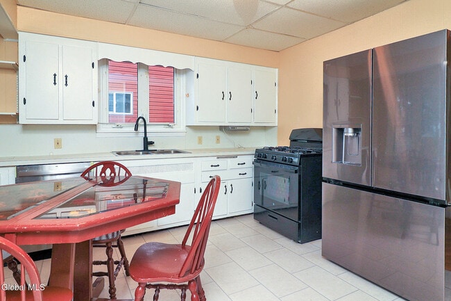 Building Photo - 1369 Santa Fe St