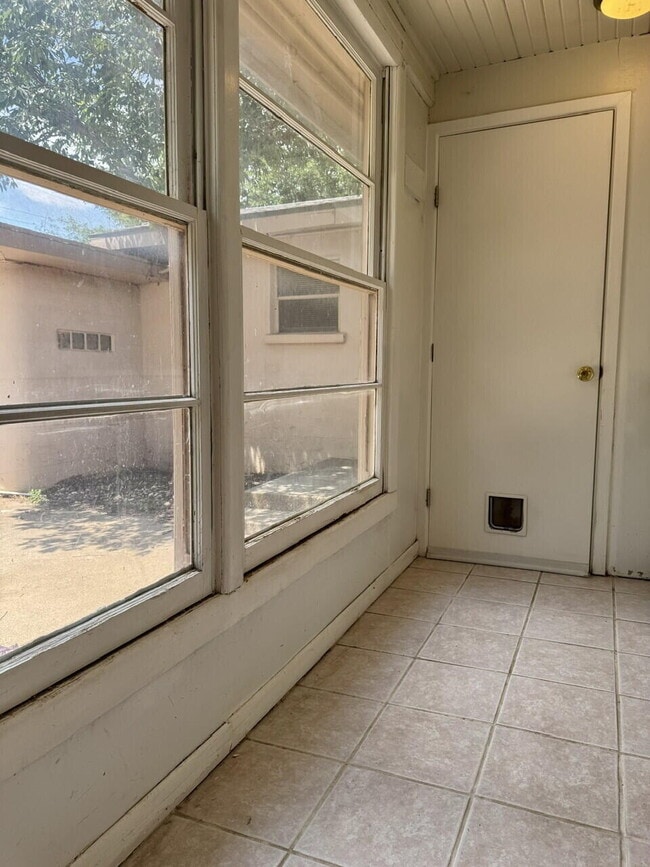 Building Photo - 4807 9th St