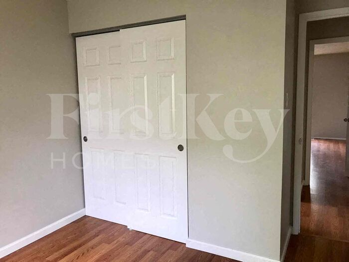 Building Photo - 6863 Foxbend Ct