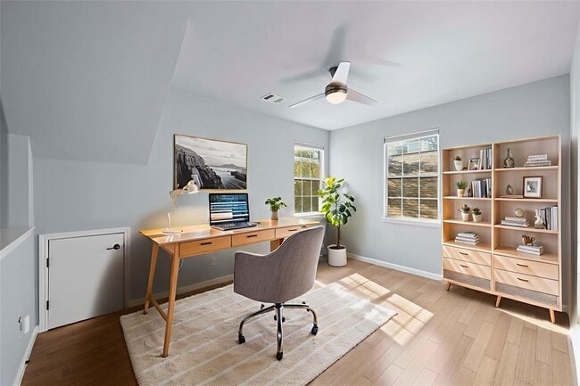 Building Photo - 6704 Menchaca Rd