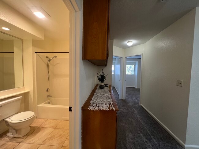 Building Photo - 827 El Paso Ct