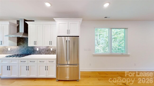 Building Photo - 156 Mattoon St