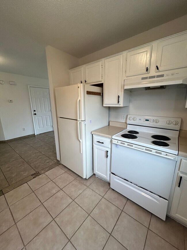 Building Photo - 3402 SW Landau Ct