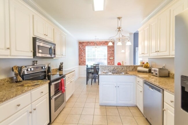 Building Photo - Beautiful Home in Evans!