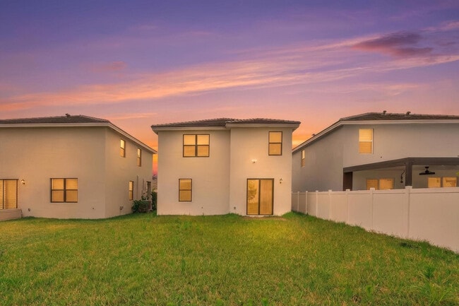 Building Photo - 713 SE 15th Ave