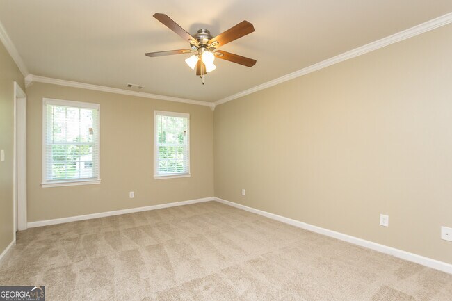 Building Photo - 320 Sumter Dr NE
