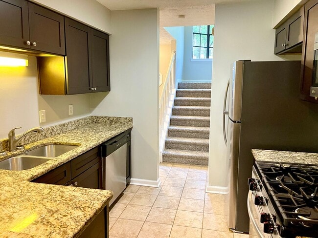 Building Photo - Welcome to the Charming 4 Bedroom/3 Bath w...