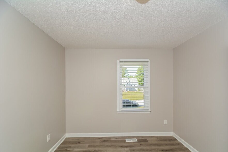 Building Photo - 808 Hepplewhite Ct