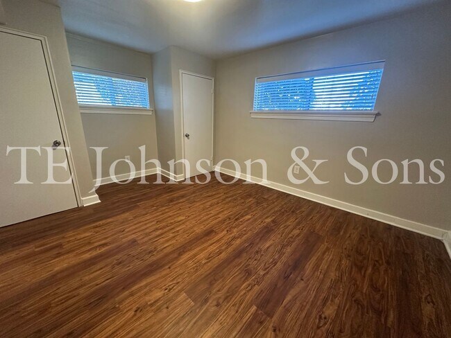 Building Photo - 1930 Elizabeth Ave