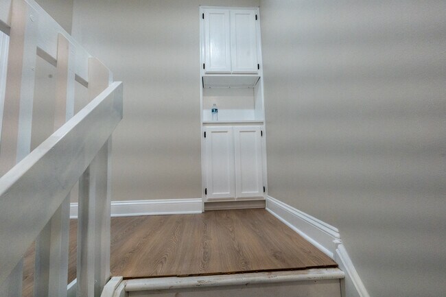 Building Photo - 257 Doral Ct