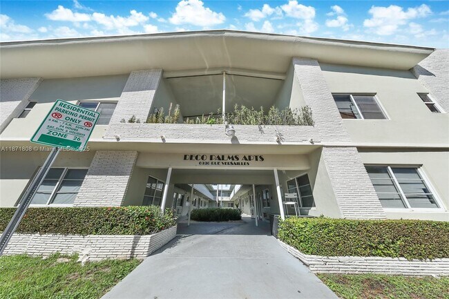 Building Photo - 6930 Rue Versailles Dr