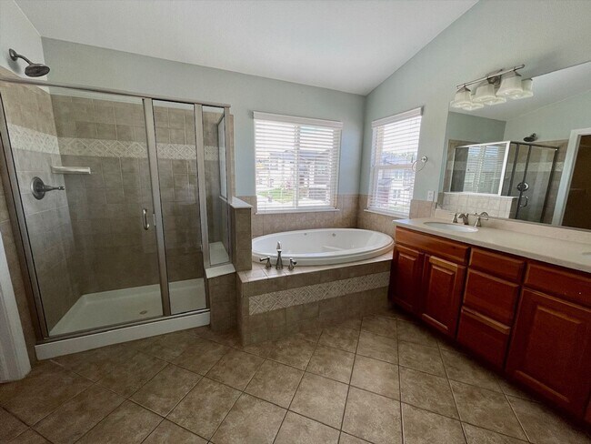 Building Photo - WELCOME HOME!