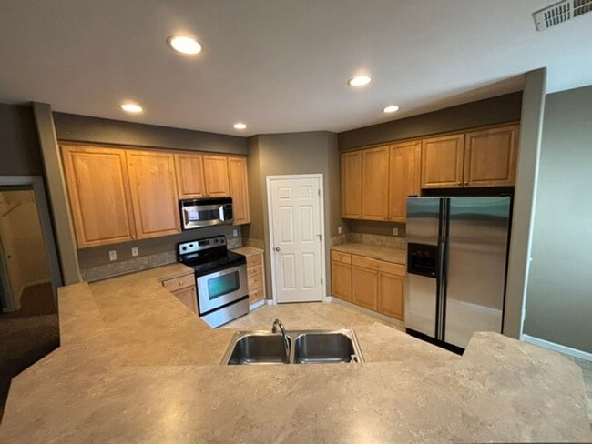 Building Photo - 3301 Park Ln
