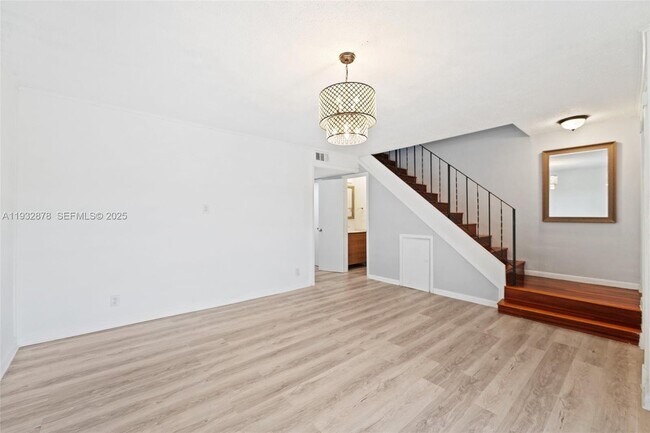 Building Photo - 16681 NE 35th Ave