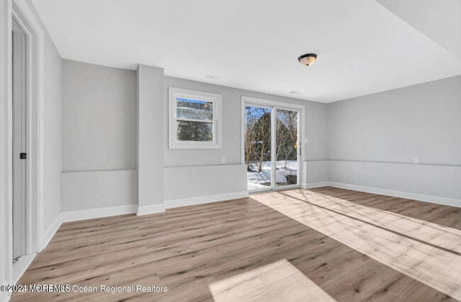 Building Photo - 27 Oak Leaf Ln