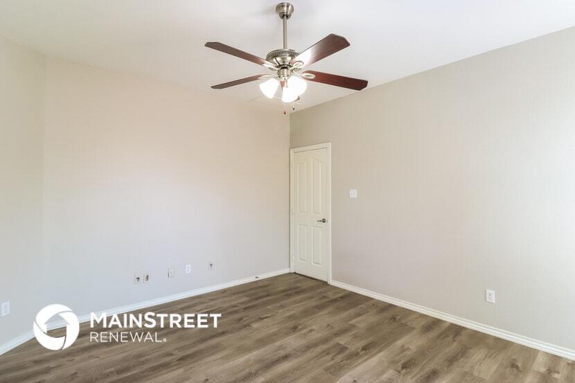 Building Photo - 10621 Big Oak Dr