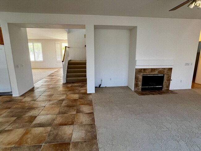 Building Photo - Spacious 4-Bedroom Murrieta Home with Loft & 3-Car Garage