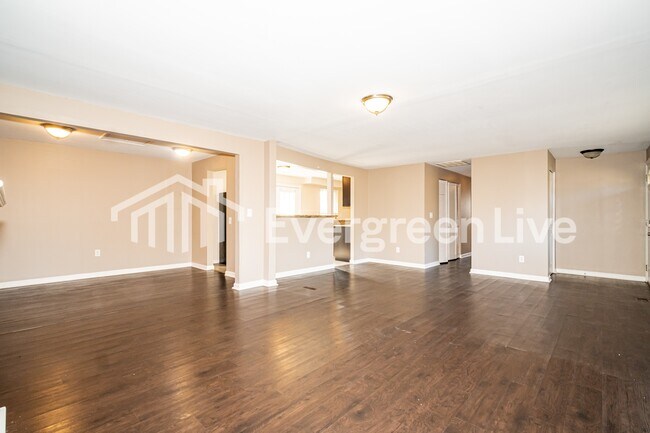 Building Photo - 7414 Cedar Knolls Dr