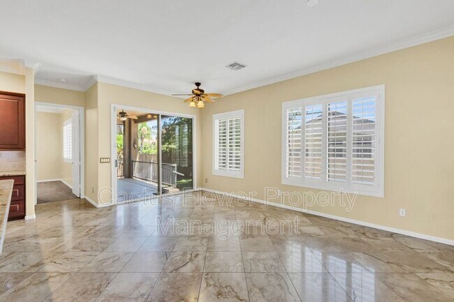 Building Photo - 1811 W Maplewood Pl