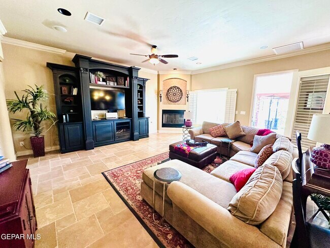 Building Photo - 6268 Wildwood Ct