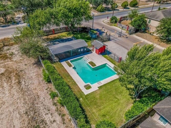 Building Photo - 19 Tampa St